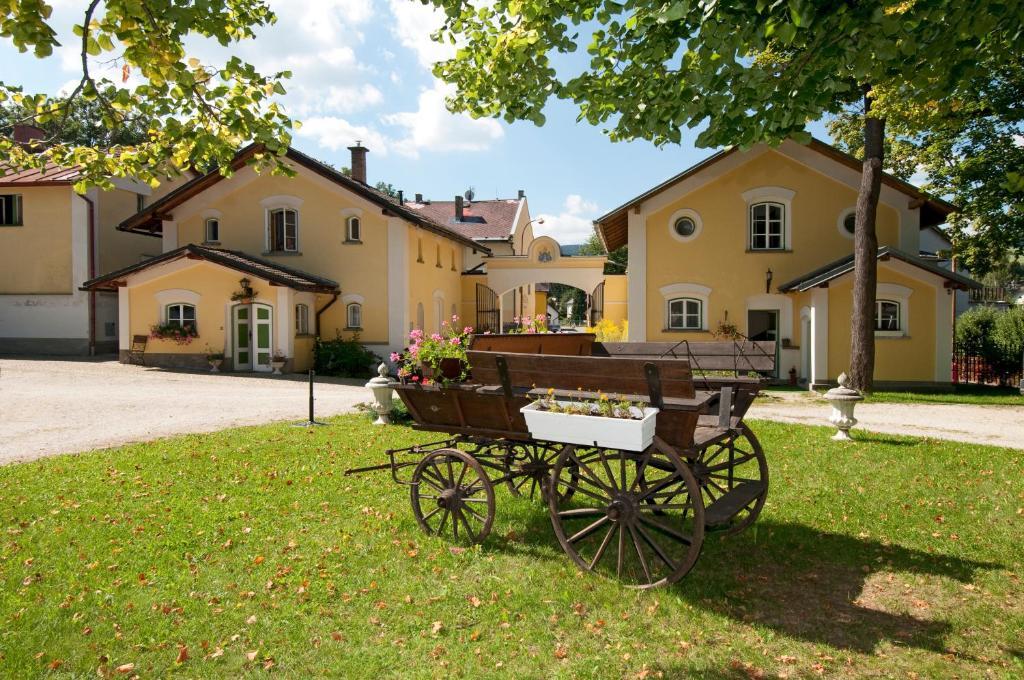 Schlosshotel Zamek Zdíkov Esterno foto