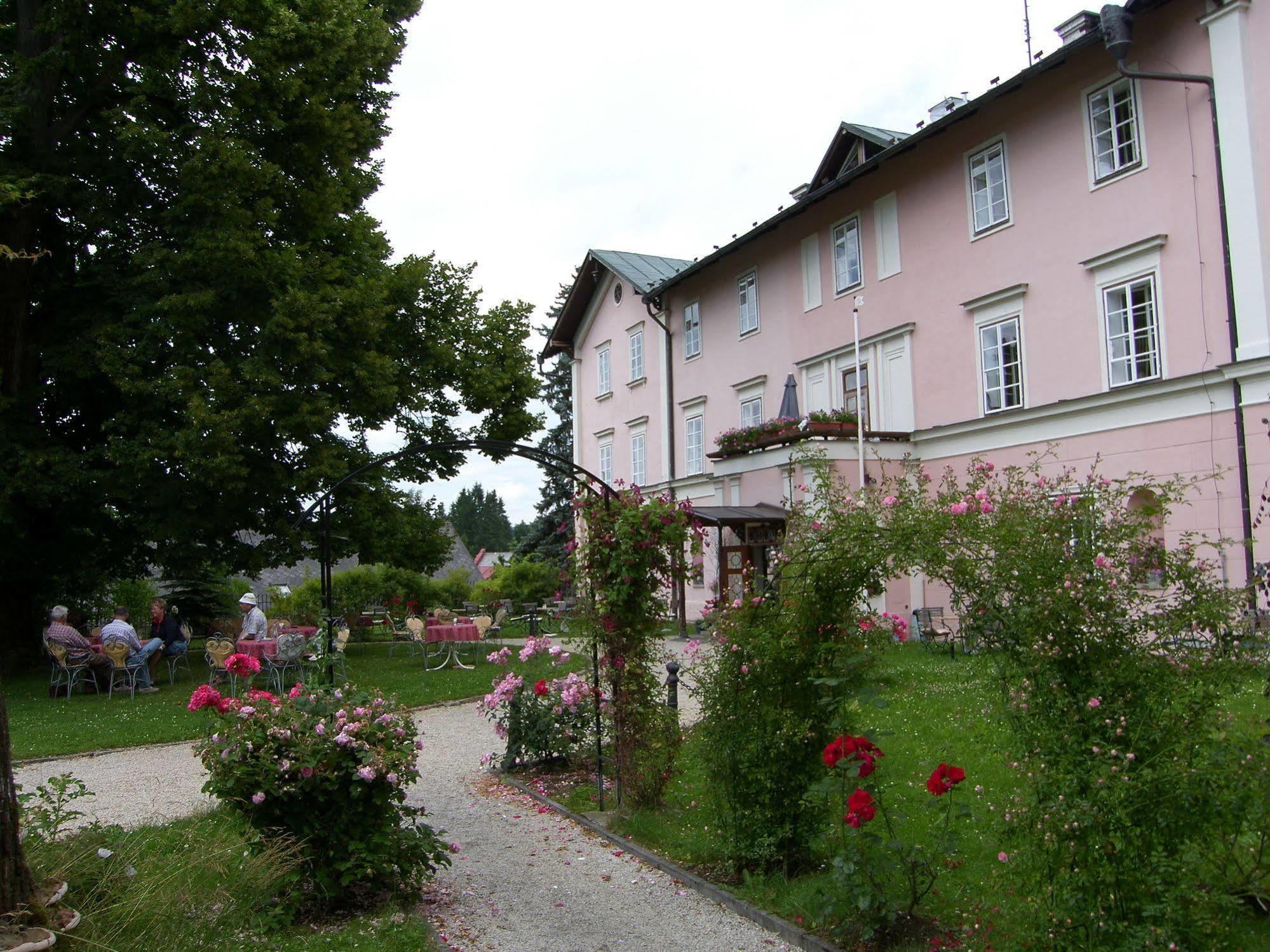 Schlosshotel Zamek Zdíkov Esterno foto