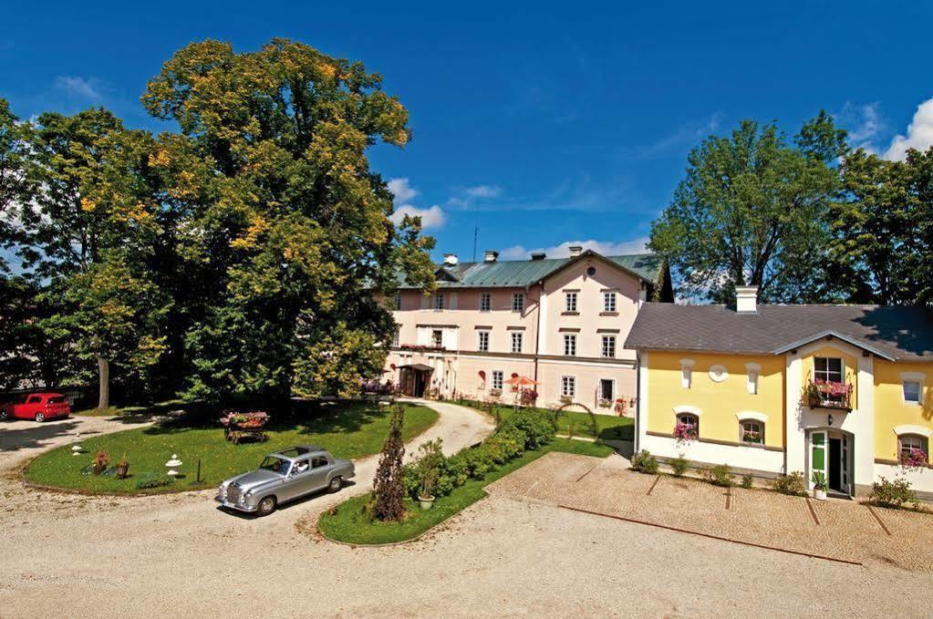 Schlosshotel Zamek Zdíkov Esterno foto